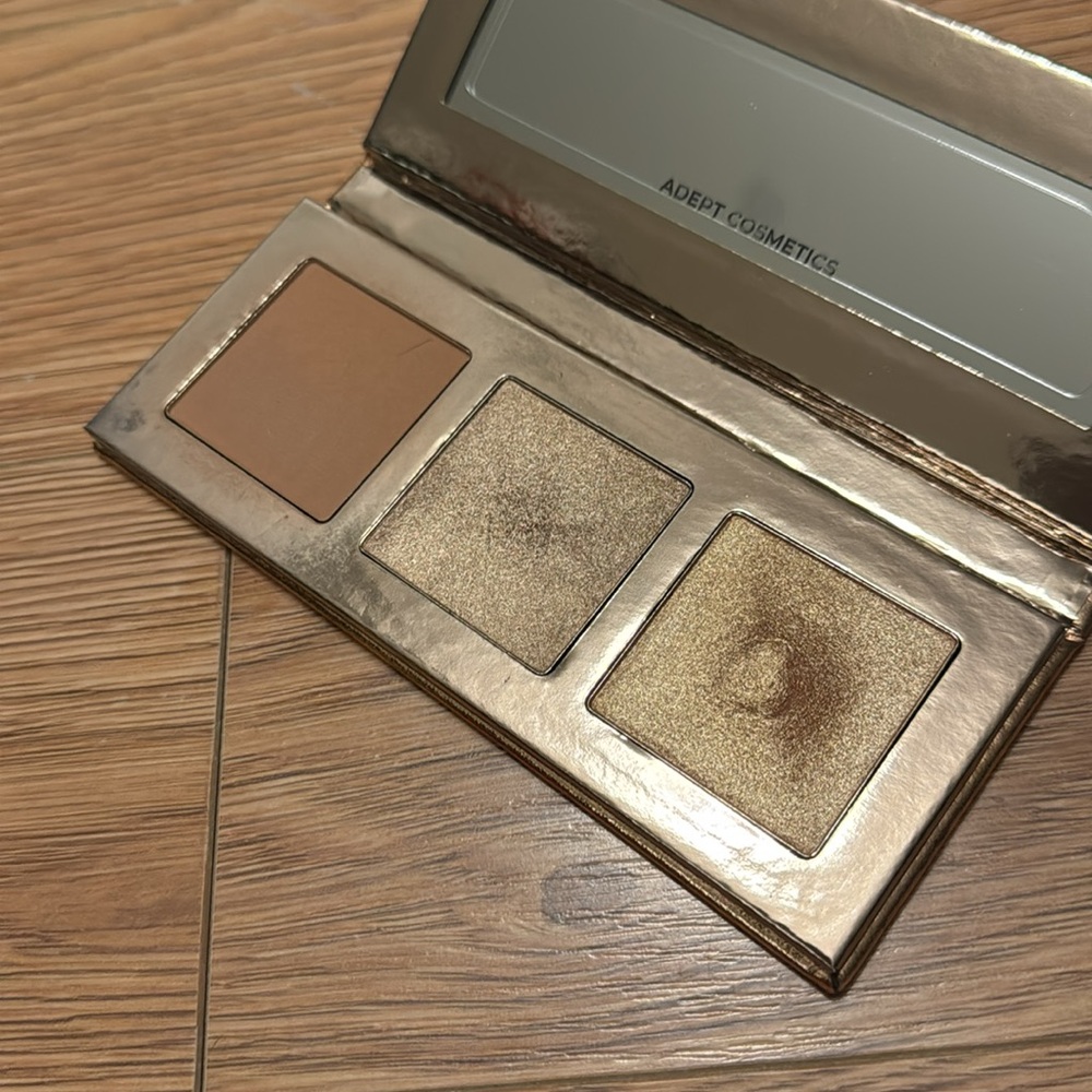 Adept Cosmetics Gianna bronze and highlight palette